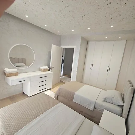 Apartment Luxury 2 *